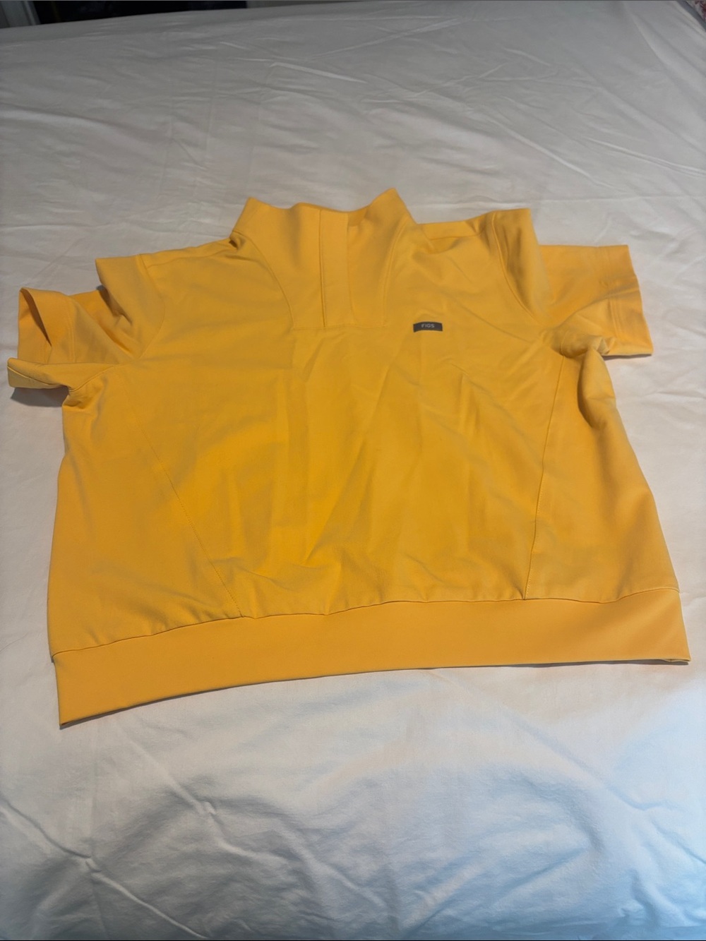 Figs Short-Sleeve in Yellow